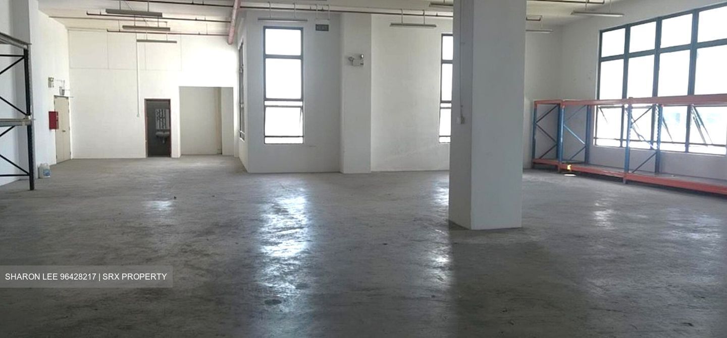 Csi Distribution Centre (D19), Warehouse #538886941
